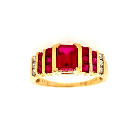 Pre Owned 18ct Ruby and Diamond Ring ZN256 Pre Owned 18ct Ruby and Diamond Ring ZN256